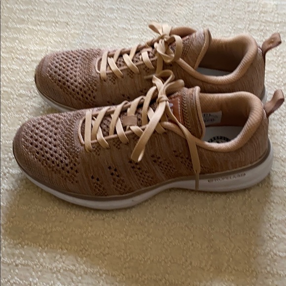 Gorgeous APL rose gold sneakers. Techloom Pro. - Picture 2 of 5